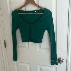 dark green long cropped tshirt